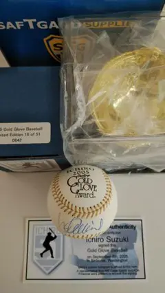 イチローさん直筆サイン!51個限定☆2005年GG受賞記念ボール☆展示ケース付