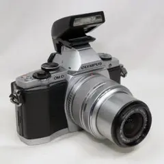 OLYMPUS OM-D E-M5 標準レンズセット