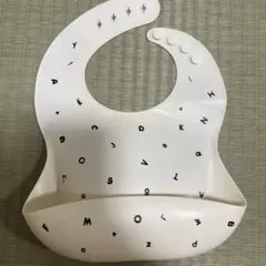 ホワイトシリコンスタイ アルファベットデザイン
