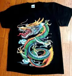ドラゴン柄Tシャツ