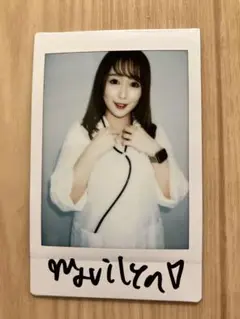 白石茉莉奈　直筆サイン入りチェキ　コスプレ白衣version
