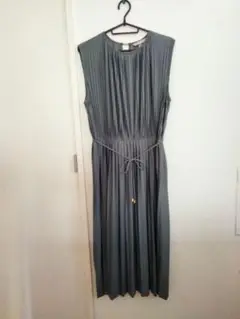 新品　H＆M プリーツ　ロングワンピース　S ノースリーブ モスグリーン