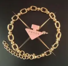PRADA beauty ノベルティ チャーム（非売品）/ブレスレット（社外品）