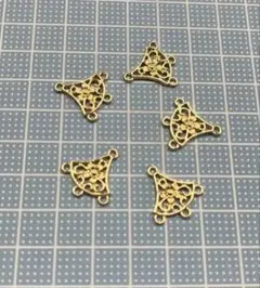 Item thumbnail for item 5eb763d8-3a54-44f4-b5e5-b49d20404d08