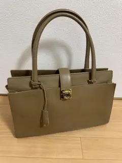 【美品】サルバトーレフェラガモ トートバッグA4可 レザー ブラウン ビジネス 楽天市場】フェラガモ（カラーブラウン）（メンズバッグ｜バッグ