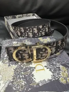 極美品　クリスチャン　ディオール　ロゴ　ベルト CHRISTIAN DIOR クリスチャンディオール ロゴ金具 80cm ベルト