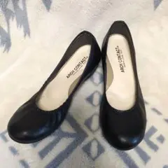 ARCH CONTACT ブラック フラットシューズ 22.5cm