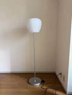 Lightyears (現Fritz Hansen) Heliumフロアランプ