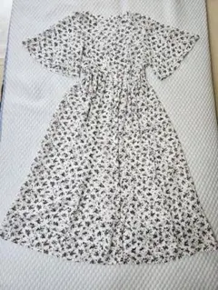 【購入前に連絡願います】INGNI 花柄ロングワンピース M 古着