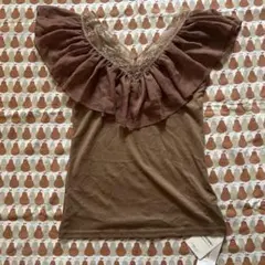 フリル付きブラウン半袖Tシャツ