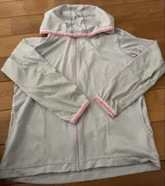 フード付き フルジップパーカー