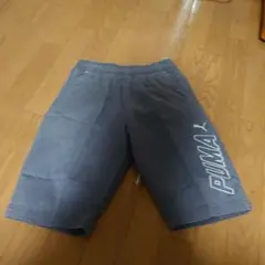 PUMA グレー ハーフパンツ 140㎝