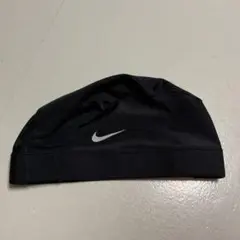 美品！Nike 黒水泳帽　ロゴ入り