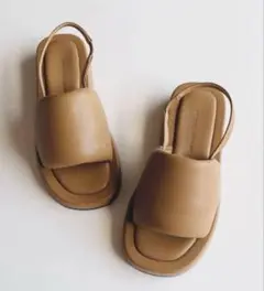 ATELIER BRUGGE バルキー バック ストラップサンダル キャメル L