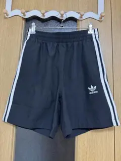 adidasオリジナル レディース ショートパンツ サイドポケット付き