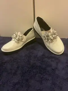 美品Doruche 花 スリッポン シロ 白 22.5 レザー 厚底コンフォート