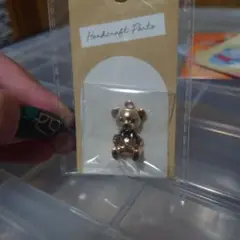 ゴールドクマ型チャーム