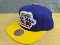 新品ミッチェル&ネスレイカーズバックトゥバックベースボールキャップ★N24169