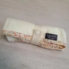 hugmamu ハグマム おむつ替えシート 防水　クリーム色　コンパクト