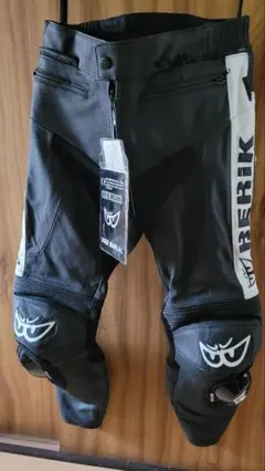 たぁBERIK ベリック レザーパンツ サイズ56 超美品 BERIK ベリック レザーパンツ レーシングレザーパンツ