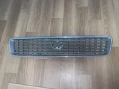 2505番 トヨタ ハイエース 100系 フロントグリル 純正品 kzh100 2505番 トヨタ ハイエース 100系 フロントグリル 純正品 kzh100