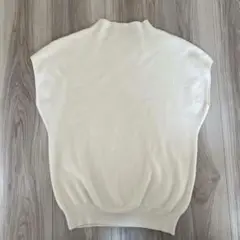ニット　ノースリーブ　ホワイト