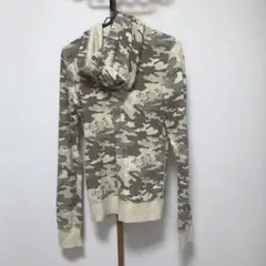 UNIQLO カモフラージュ フルジップパーカー