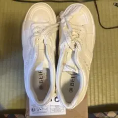 BEIER ホワイトスニーカー