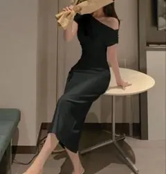 ワンショルダー　ワンピース　ブラック　M