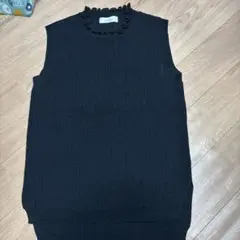 黒タンクトップス