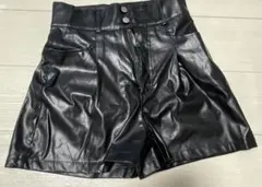 Attitude Makes ブラックレザー風ショートパンツ