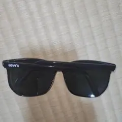 LEVI'S ブラックサングラス LVB-202-1