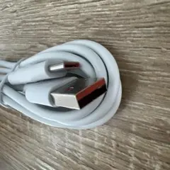 USB-A to USB-C ケーブル ホワイト