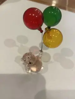 ガラス製クマと風船の置物