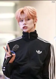 【TWICEナヨン着‼️】超美品adidas ファイヤーバードジャージ水色M 古着 TWICEナヨン着用‼️】adidas ファイヤーバードジャージ 水色 L