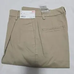 UNIQLO　コットンテーパードアンクルパンツ　ベージュ