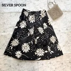 【SILVER SPOON】花柄 タックフレアスカート 大柄 モノトーン 日本製