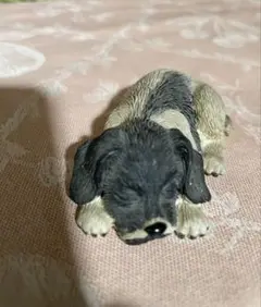 犬の置物 寝ているポーズ