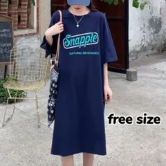 Tシャツワンピース　ロングワンピース　ネイビー　プリント　ロゴ　ブルーカジュアル