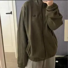 adidas オリーブ フリースジャケット　HR9838