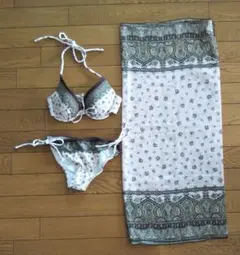 パレオ付き水着