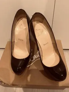 Christian Louboutin パテントパンプス