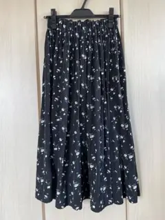 【未使用品】グローブ ヴィンテージサテンプリーツスカート 花柄×黒　Sサイズ
