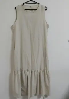 LOWRYSFARMノースリーブワンピース ベージュ フリル裾