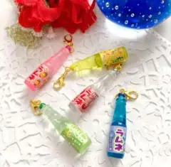ミニチュア，ラムネ瓶 チャーム(5点)ハンドメイド アクセサリー