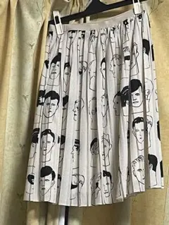 顔柄プリーツスカート