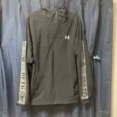 【美品】アンダーアーマー（UNDER ARMOUR） ウインドブレーカー　XL