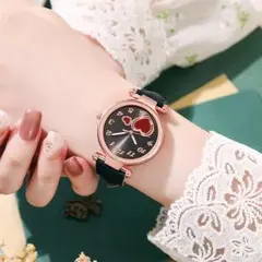 o25【人気商品】レディース ハート デザイン 腕時計 クォーツ 黒色 360