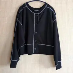 Java ジャバ　 ショートカーディガン　黒　　ステッチが可愛い。