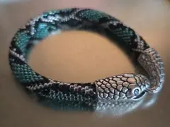 ヘビビーズブレスレット